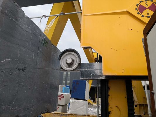 CNC Control Diamond Wire Saw Machine dengan presisi pemotongan tinggi dan empat spindle linkage untuk pemotongan batu