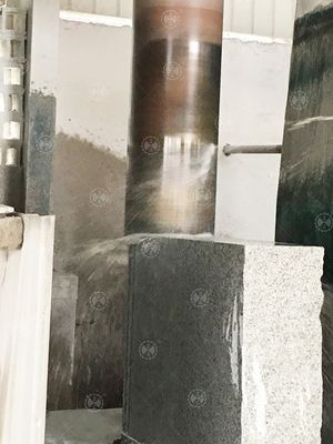 Keakuratan Pemotongan Tinggi Mesin Batu Gantry Empat Silinder Untuk Slab