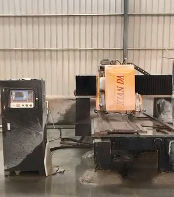 Precision Bridge Type Linear Cutting Machine Dengan Permukaan Pemotongan Flat