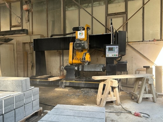 Dua Pcs Baluster Column Cutting Machine Dengan High Cutting Force Dan 7.5kw Motor Utama
