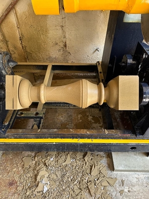 Precision Dua Pcs Metal Column Cutting Machine Untuk Roadblock, Pilar