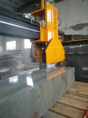 Mesin pemotong blok tengah untuk memotong slab tebal dan kosong persegi