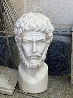 Stabil berjalan 4 sumbu Arc Slab Kolom Mesin Ukiran