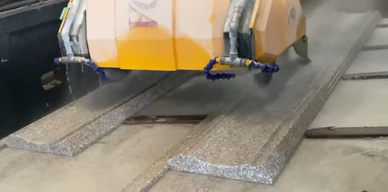 Pemotongan kasar dan penggilingan halus Mesin pemotong batu linier 3 sumbu untuk pagar persegi