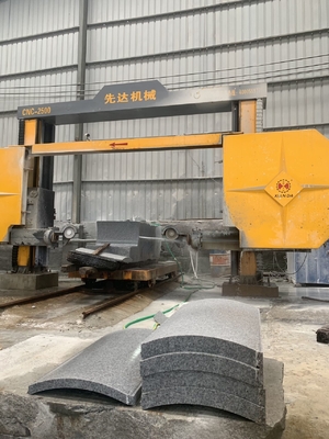 Diameter Roda 1600mm Mesin CNC Diamond Wire Saw Dengan Pemotongan yang Tepat