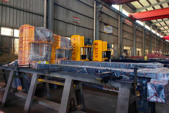 Mesin pemotong blok tengah 4 kolom untuk batu kerikil