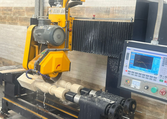 CNC / PLC Dua PC Baluster Mesin Pemotong Untuk Kingpost, Roadblock