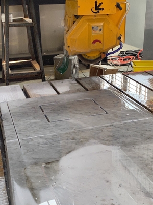 Xianda Bridge Saw Cutting Machine Untuk Profiling Otomatis Gerakan Meja