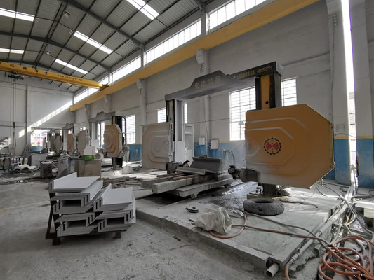 4 Axis CNC Single Diamond Wire Saw untuk kemampuan pemotongan profil yang akurat