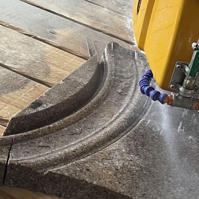 Max Lifting Travel 500mm Mesin pemotong granit ketajaman tinggi untuk pemotongan cepat dan profesional