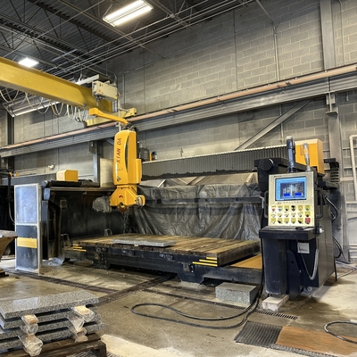 Mesin Pengolahan Batu 380V Mesin Pemotong Bridge Saw Dengan Diameter Bilah Pemotong 350-600mm