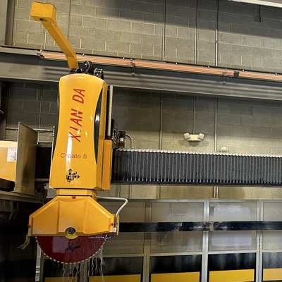 Mesin Pengolahan Batu 380V Mesin Pemotong Bridge Saw Dengan Diameter Bilah Pemotong 350-600mm
