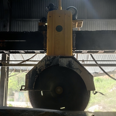 Mesin pemotong batu dengan daya utama 55kw untuk kinerja pemotongan yang tepat