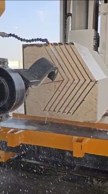 Mesin gergaji kawat berlian CNC 4 sumbu dengan sistem kontrol otomatis untuk marmer, granit