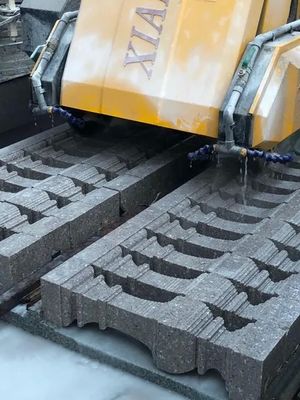 Mesin pemotong CNC linier 3 sumbu dengan daya 220V 15kw motor utama dan 21,5kw daya bruto untuk pagar granit