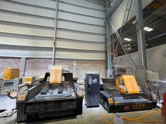 Mesin pemotong CNC linier 3 sumbu dengan daya 220V 15kw motor utama dan 21,5kw daya bruto untuk pagar granit
