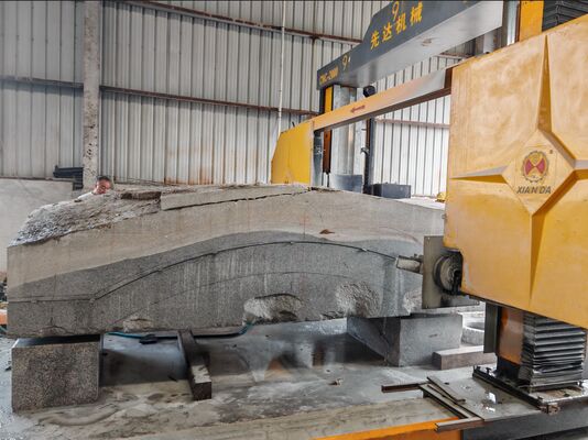 Gantry Movable Heavy Duty Diamond Wire Saw Machine dengan ukuran pemrosesan maksimum 3500*3500*2200mm dan kontrol CNC/PLC untuk pemotongan batu presisi tinggi