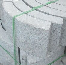 Mesin gergaji kawat CNC vertikal untuk curved curbstone