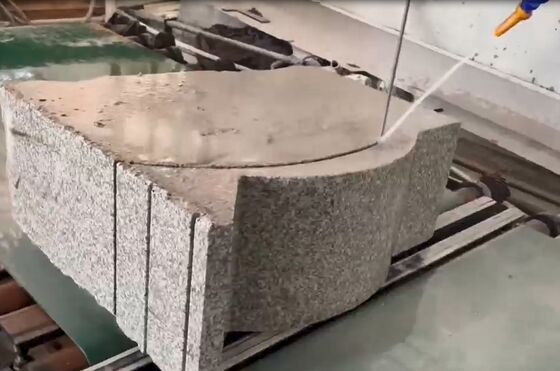 Mesin gergaji kawat CNC vertikal untuk curved curbstone