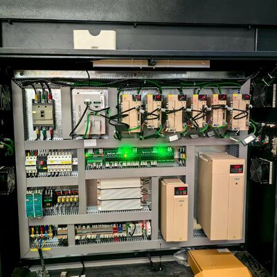 5 Axis CNC Bridge Saw Stone Cutting Machine Tile Cutter Keakuratan Tinggi 32KW 120MM Ketebalan Pemotongan Gearbox Bearing