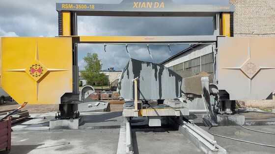 PLC Control Diamond Wire Saw Machine dengan Synchronous Screw Drive untuk 3000×3000×1500 mm Marble dan Granite Block Dividing