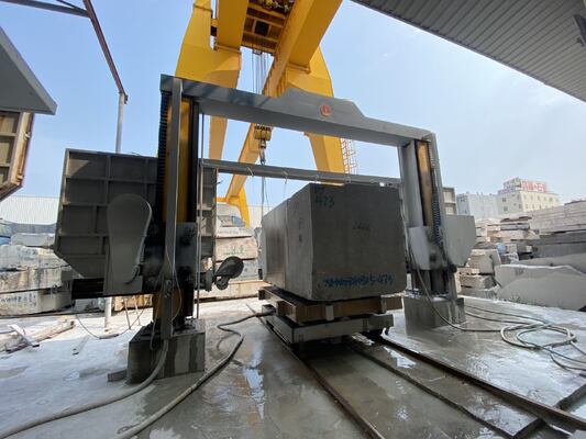 PLC Control Diamond Wire Saw Machine dengan Synchronous Screw Drive untuk 3000×3000×1500 mm Marble dan Granite Block Dividing