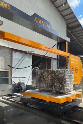Mesin Gergaji Kawat Berlian CNC 4-Axis dengan Meja Putar Servo 360°, Jalur Geser 16 Permukaan, dan Pengangkat Roda Bergulir 28 untuk Pemotongan Batu Presisi