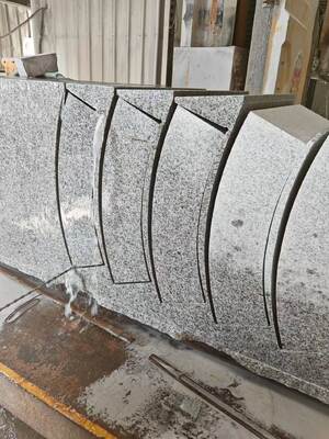 Mesin gergaji kawat CNC vertikal dengan kontrol PLC untuk pemotongan batu, konsumsi air 4m3/H dan panjang kawat 20-50m
