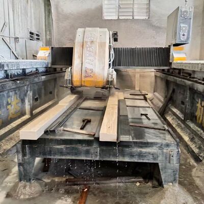 Mesin pemotong dan penggilingan linier 3 sumbu CNC Batu presisi tinggi dan Kerbstone Profiling Machine