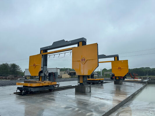 Mesin gergaji kawat berlian CNC dengan gerobak berputar 360 ° Diameter roda 1600mm dan konsumsi air 4m3/h