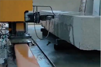 Mesin Gergaji Kawat CNC Bergerak Gantry dengan Empat Roda Gila untuk Pemotongan Balok Batu Besar 3500 × 3500 × 2200 mm