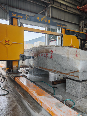 Mesin Gergaji Kawat CNC Bergerak Gantry dengan Empat Roda Gila untuk Pemotongan Balok Batu Besar 3500 × 3500 × 2200 mm