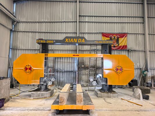 DTWS-2000SA Mesin gergaji kawat berlian CNC dengan presisi pemotongan tinggi dan rotasi 360 ° untuk profil batu