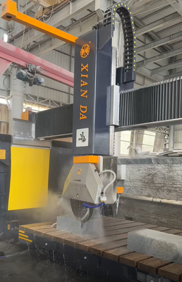 Mesin pemotong gergaji jembatan CNC 5 sumbu dengan putaran pisau 360 ° dan ukuran pengolahan 3200x2000mm untuk pembuatan batu
