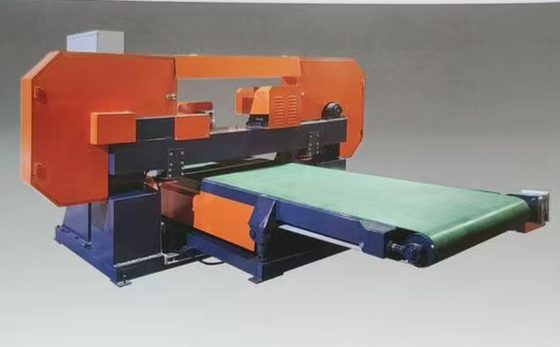 Mesin pemotong batu dual-tujuan CNC dengan 7.5KW motor utama 1250mm Max lebar pemotongan dan kecepatan konveyor variabel