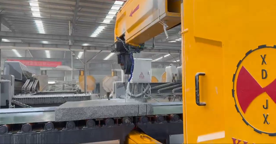 Mesin gergaji kawat berlian CNC vertikal dengan rotasi penuh 0-360 ° sumbu A, motor utama magnet permanen, dan kecepatan kawat yang dapat disesuaikan tinggi 20-40m/s