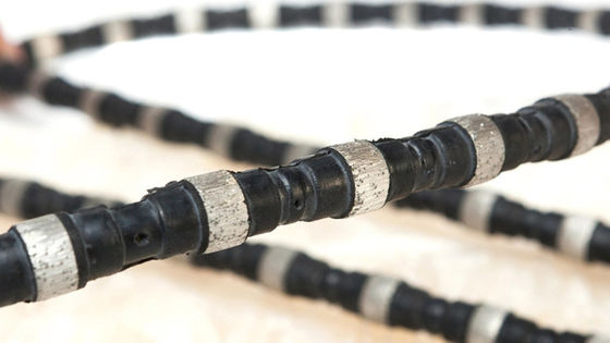 Granit Quarrying Diamond Wire Saw Rope 11.5mm Kecepatan Garis 22-25m / S