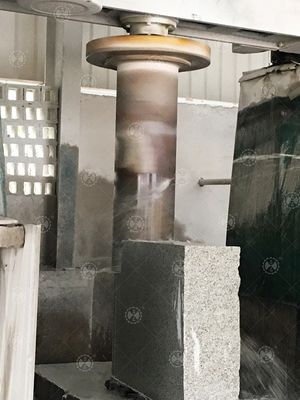 Mesin Pemotong Batu Gantry Empat Silinder Untuk Lempengan Granit Kolom