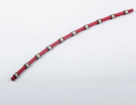 Hard Rock Marble Block Diamond Coated Wire Saw Untuk Kecepatan Jalur Batu 25-35m / S