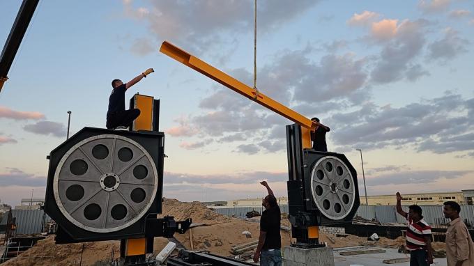 360° Rotation Degree CNC Diamond Wire Saw Machine in operation